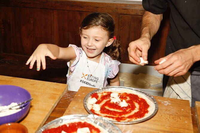 2 Hour Florence Pizza and Gelato Small Group Guided Cooking Class - Key points at a glance