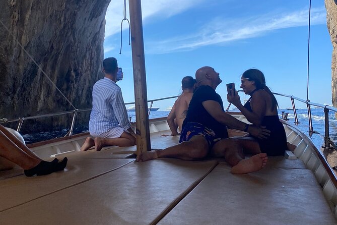 3 Hours Private Boat Tour of Capri with Pasta and Prosecco - Captains, language, and the human side of the trip