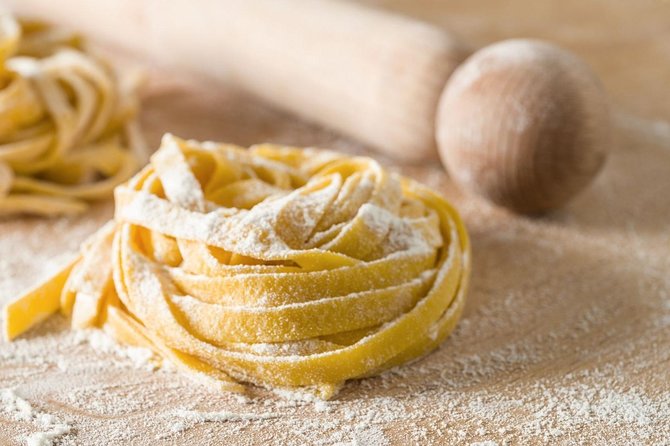 3 in 1 Cooking Class near Navona: Fettuccine, Ravioli & Tiramisu - Three Roman dishes, one well-planned class