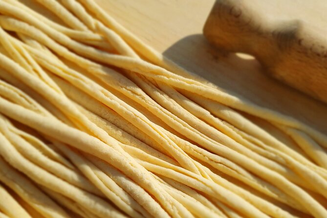 4 Hours Fresh pasta, sun and lake view - A pasta class with Lake Como in the frame
