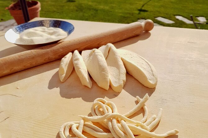 4 Hours Fresh pasta, sun and lake view - From chicken coop to garden basket