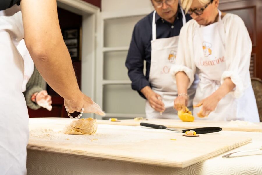 Alberobello: Pasta and Tiramisu Class at a Local's Home - Starting with prosecco in a local home