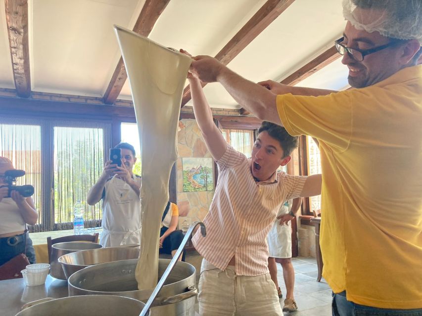 Amalfi Cooking class: Tiramisù, mozzarella and Pasta - Cooking with a family touch in Pianillo