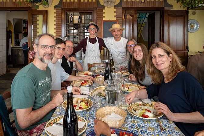 Amalfi: Milk cows, make pasta, mozzarella and tiramisu! - Making mozzarella from farm milk