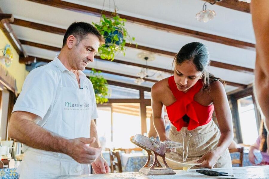 Amalfi: Mozzarella, Fettuccine, and Tiramisù Cooking Class - What the three-hour class is really like