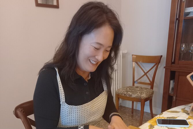 Apulian cooking class fresh pasta and focaccia - Shaping Orecchiette With a Serrated Knife
