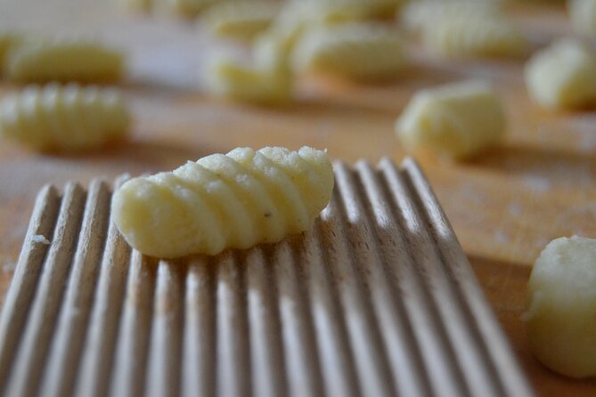 Apulian cooking class fresh pasta and focaccia - Arriving Near the Central Train Station