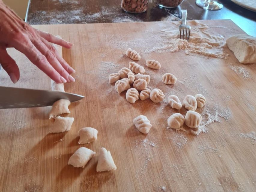 Arezzo: pasta e tiramisù cooking class organic Tuscan farm - Tiramisù keeps the class from being pasta-only