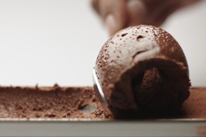 Artisanal ice cream pasta course in Castellana caves - The best part: tasting the fresh gelato