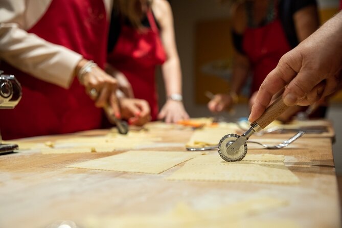Authentic Italian Pasta Making Class in Rome - Learning cacio e pepe and amatriciana