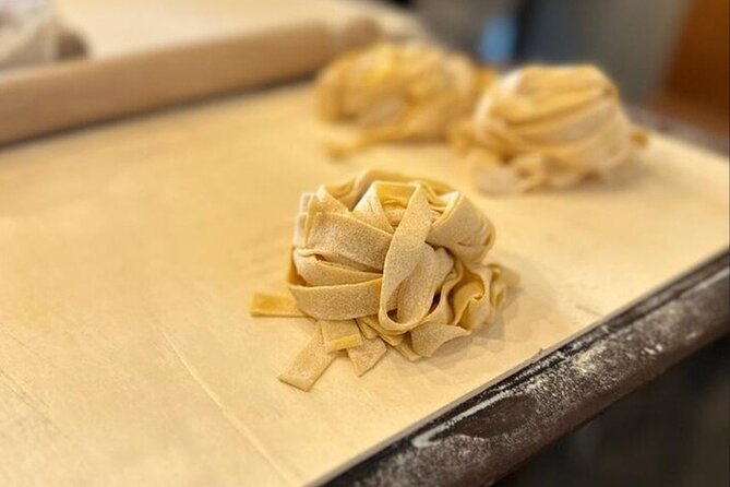 Authentic Pasta and Tiramisù cooking class at spanish steps - A Small Group in Theory, With a Maximum of 20