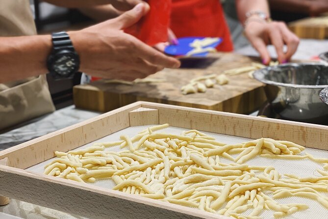 Authentic Roman Pasta & Tiramisu Experience with Italian Wine - Why the small group matters