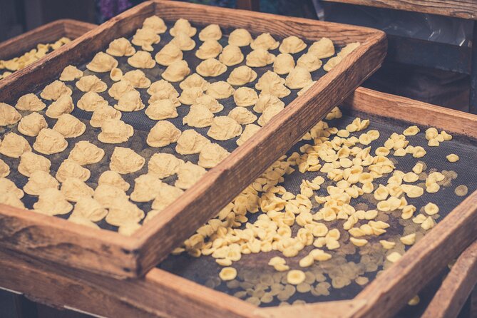 Bari Walking Tour with Pasta Experience - Piazza del Ferrarese and the Roman road