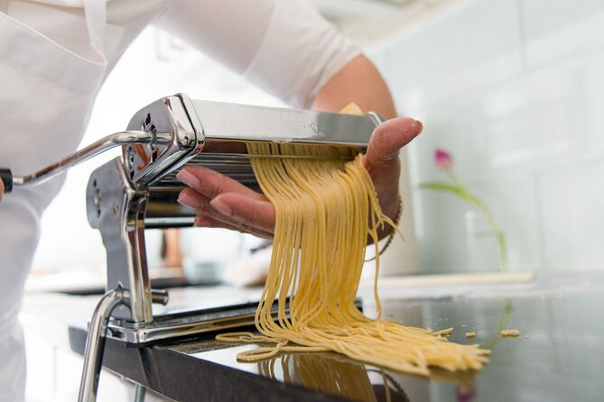 Best Italian Pasta Class in Los Angeles (Includes 3-Course Meal) - Making spaghetti and fettuccine by hand