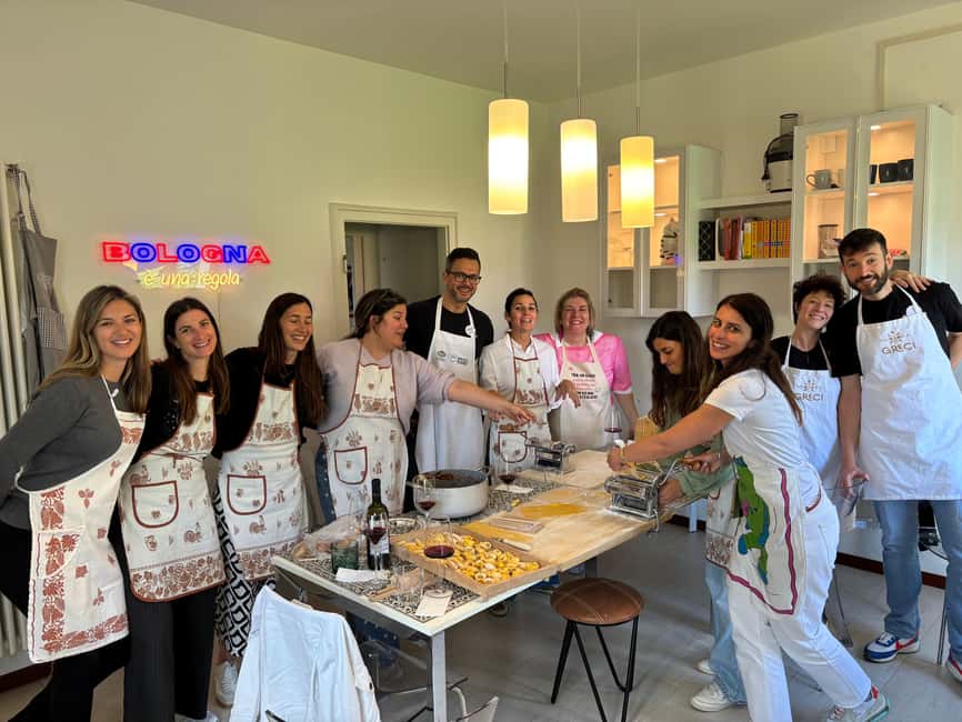 Bologna: 3 Pastas, Tiramisu and Unlimited Wine Tasting - Key points at a glance