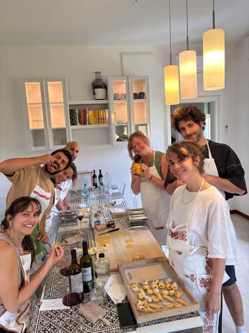 Bologna: 3 Pastas, Tiramisu and Unlimited Wine Tasting - What this Bologna pasta class is really like