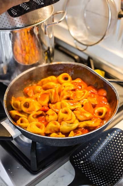 Bologna: 3 Pastas, Tiramisu and Unlimited Wine Tasting - Making tortelloni, tagliatelle, and maccheroni