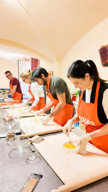 Bologna: Pasta Cooking Class, Ragu, Spritz, Wine & Gelato - What you eat at the table