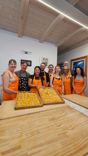 Bologna: Pasta Cooking Class, Ragu & Wine with Local Host - Why this Bologna class works