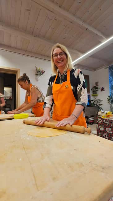 Bologna: Pasta Cooking Class, Ragu & Wine with Local Host - What the $79 price includes