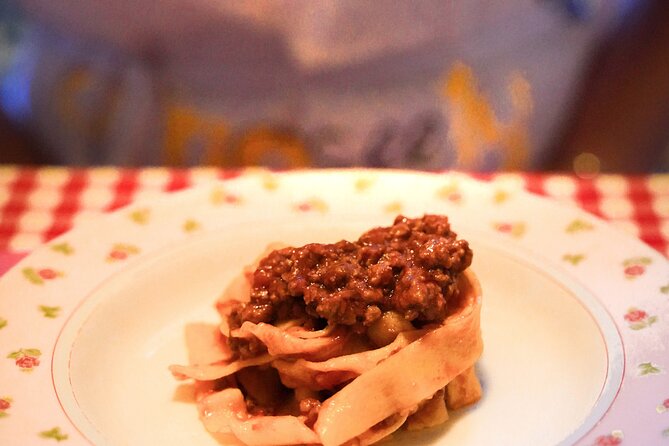Bologna: Tagliatelle & Ragù Home Cooking Class with wine - What the Bologna home cooking class really offers
