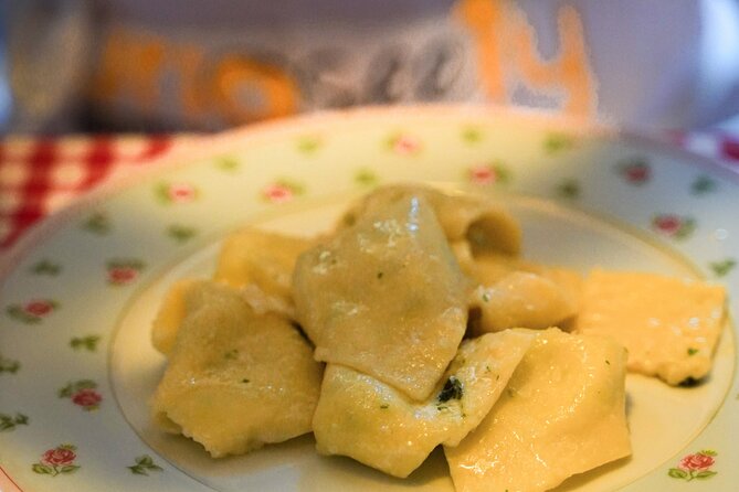 Bologna: Tagliatelle & Ragù Home Cooking Class with wine - What the strongest praise gets right