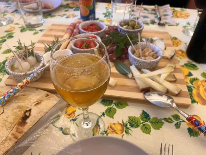 Cagliari Home Cooking Class: Pasta, Wine & Sardinian Flavors - What the six-person format changes