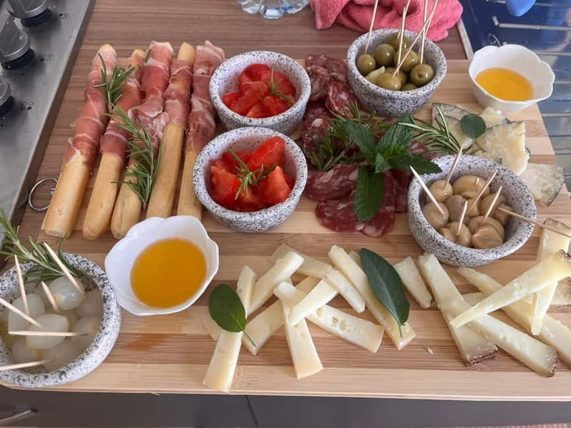 Cagliari Home Cooking Class: Pasta, Wine & Sardinian Flavors - Who should book this experience