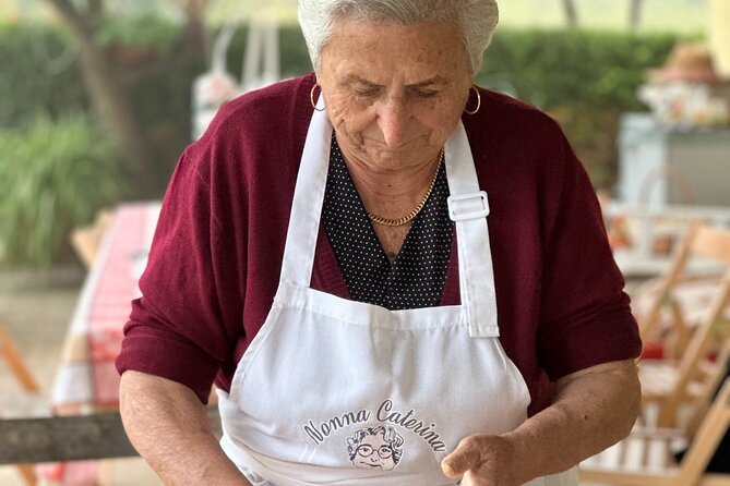 Calabria Pasta Class - A family garden, vegetable patch, and animals
