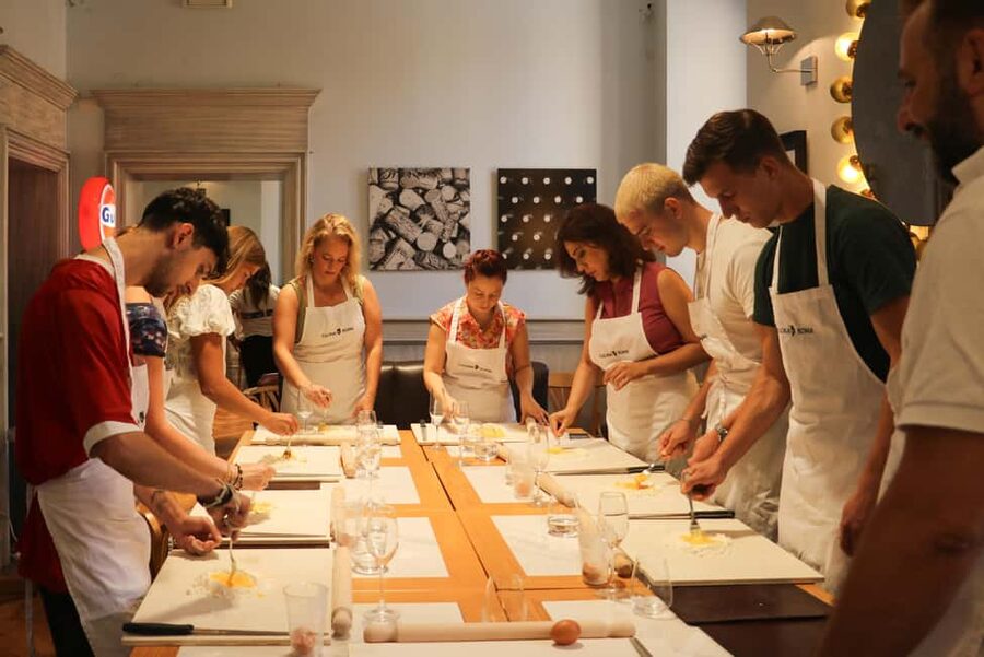 Carbonara & Tiramisu Class with Wine & Prosecco - Starting with prosecco or an Aperol Spritz