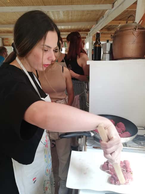 Ceglie Messapica: Orecchiette Pasta Making Class with Meal - The four-hour program, step by step