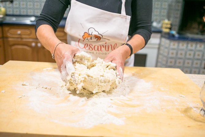 Cesarine: Pasta and Tiramisu class in Ischia - Meeting your Cesarina in a local home