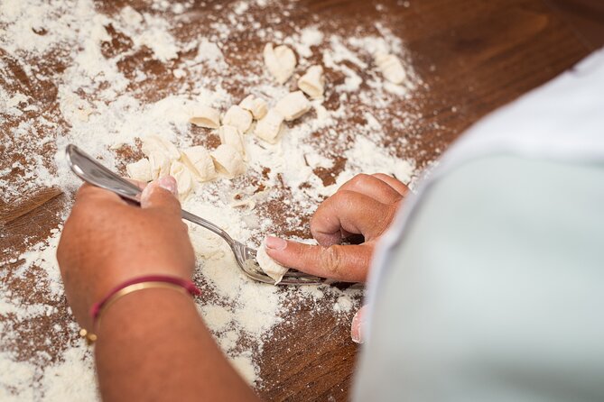 Cesarine: Pasta & Tiramisu Class at Local's Home in Verona - Timing, meeting point, and practical details