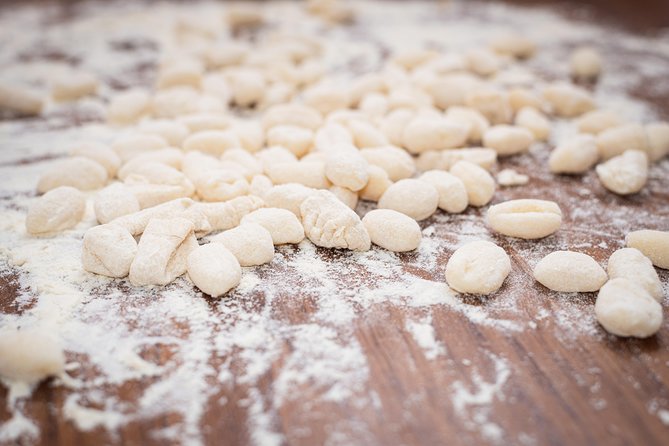 Cesarine: Private Pasta Class at Local's Home in Messina - From Messina kitchen table to full Sicilian lunch