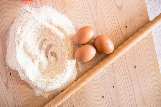 Cesarine: Small group Pasta and Tiramisu class in Padua - Making tiramisu the family way