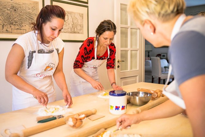 Cesarine: Small group Pasta and Tiramisu class in Turin - Cooking Pasta in a Turin Home