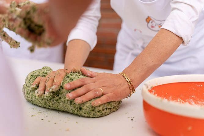 Cesarine: Small group Pasta and Tiramisu class in Varenna - Tiramisu gives the class a sweet finish
