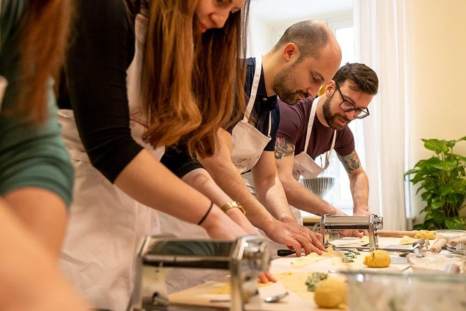 Cesarine: Small group Pasta and Tiramisu class in Viareggio - Arriving at the Viareggio meeting point