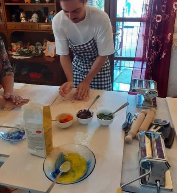 Colorful Tagliatelle and Ravioli Cooking Class near Arezzo - Making colorful pasta near Arezzo