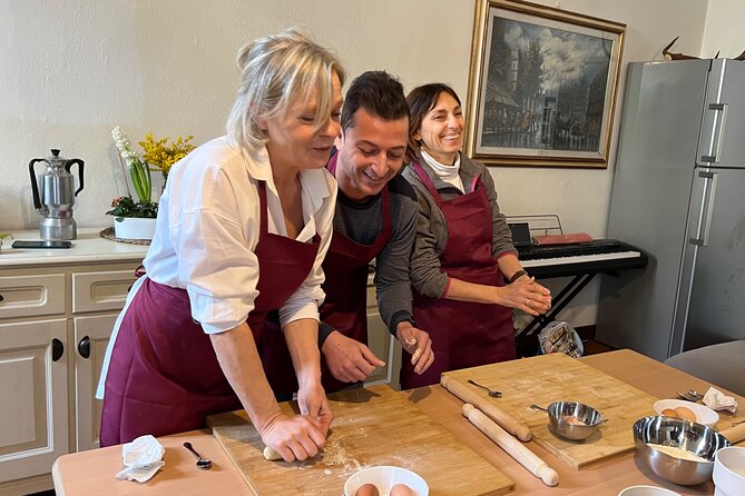 Como cooking class - Pasta and Tiramisu - Handmaking pasta without a machine
