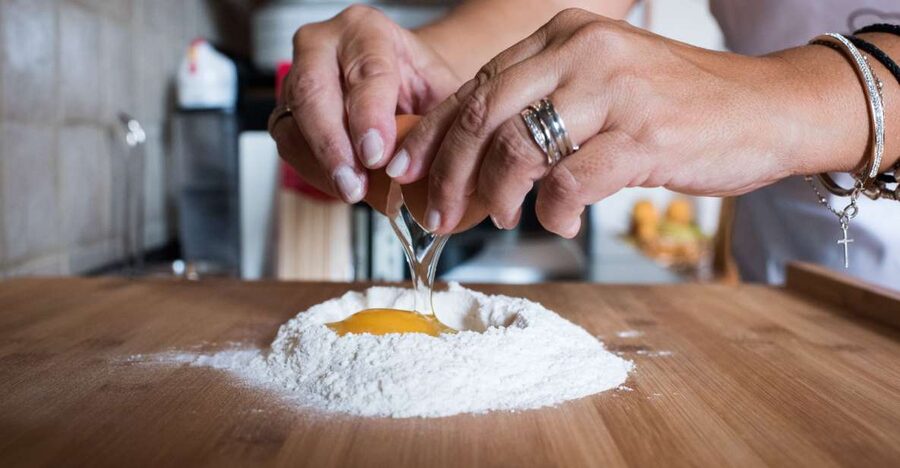 Como: Pasta and Tiramisu Class at a Local's Home - Rolling sfoglia by hand