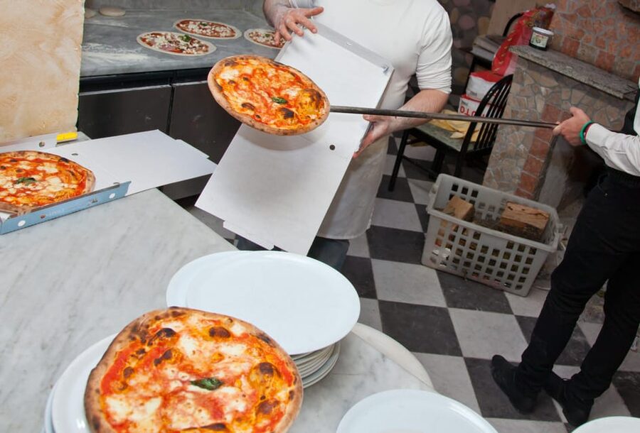 Como: Premium Pizza-Making Class at a Pizzeria - Eating the pizza you made