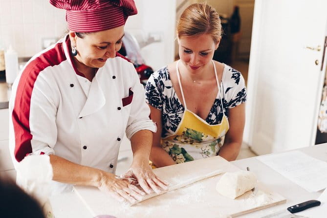 Cooking class and home made pasta in Florence with LA VIVANDIERA! - Rolling Pasta Dough the Florentine Way