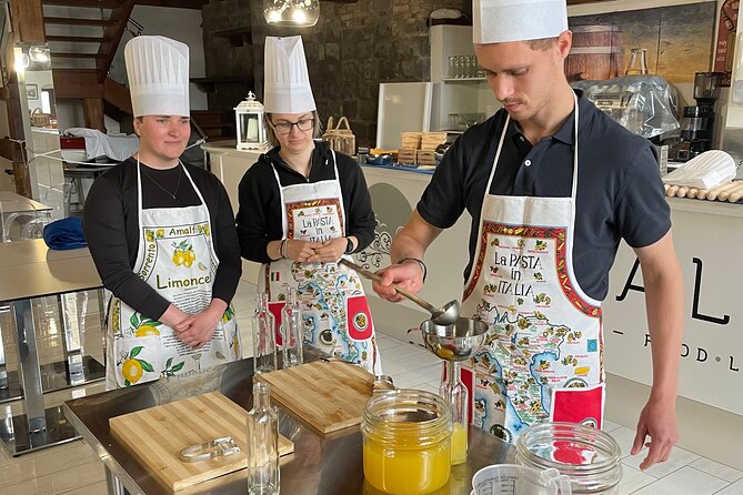 Cooking Class: hand made pasta from scratch in Sorrento - The hosts and the family feel