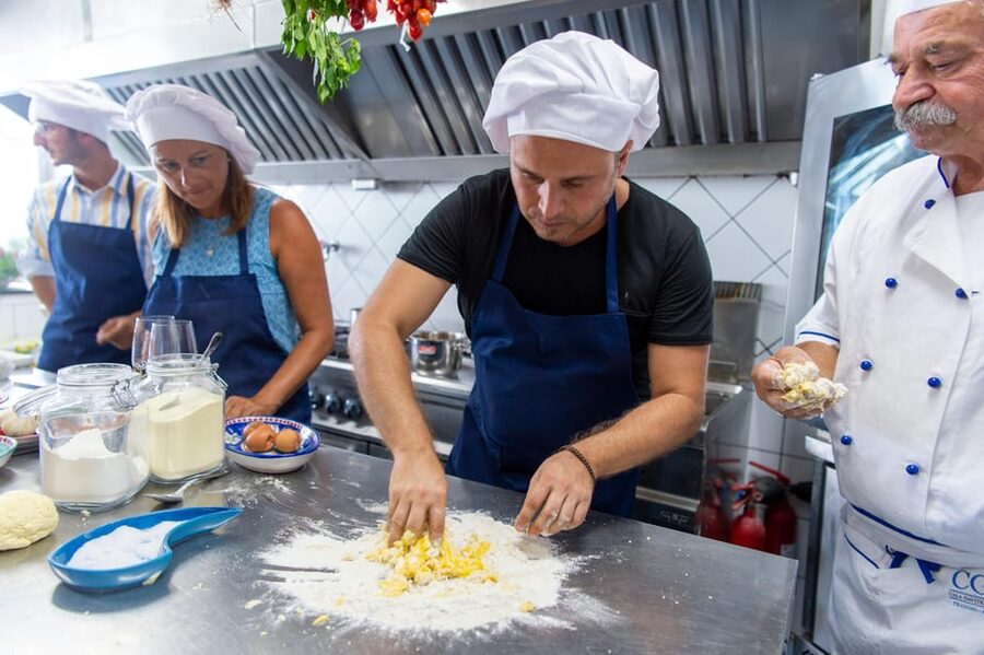 Cooking class: How to make Ravioli, Tagliatelle & Tiramisù! - Finishing with traditional tiramisù