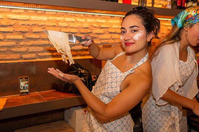 Cooking Class: Pasta & Tiramisu with a Private Italian Chef - Carbonara or cacio e pepe: what your menu choice means