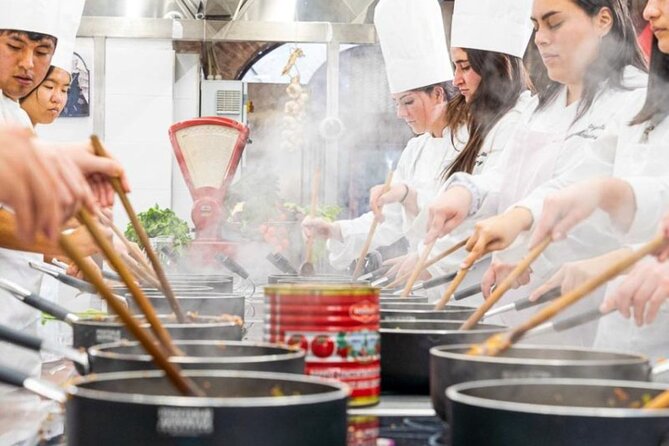 Cooking class with fresh pasta, meat and tastings of 4 wines - Four wines turn lunch into a Tuscan tasting