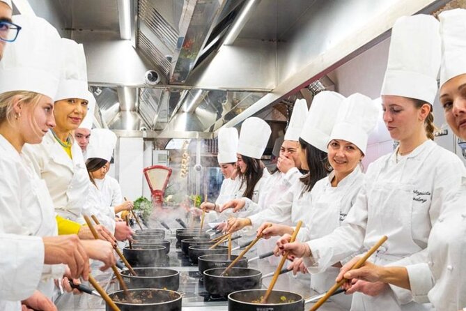Cooking class with fresh pasta, meat and tastings of 4 wines - Is $151.23 a fair price?