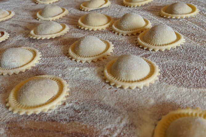 Cooking with us: Pasta Cooking Class in Alicante - Making tagliatelle with Sunday tomato sauce