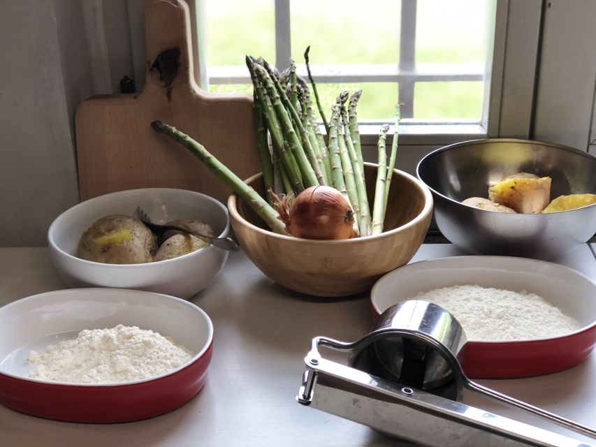 Cortona: Pasta and Pizza Cooking Class - Getting Started With Dough and Aprons